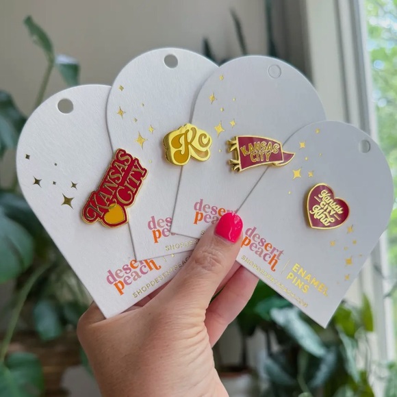 Kansas City Pin Red & Yellow 🏈 - Picture 4 of 4